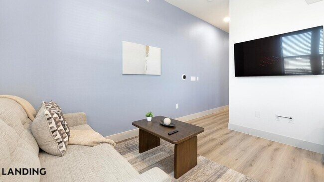 Foto del edificio - 13701 Montfort Dr