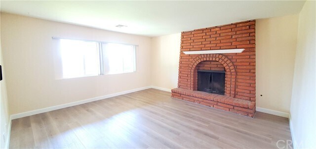 Foto del edificio - 115 E 5th St