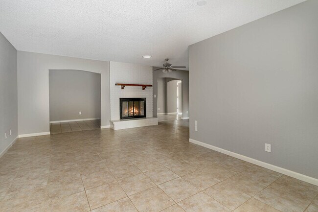 Foto del edificio - 7439 E Ed Rice Ave