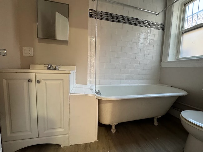 Building Photo - 576 S 11th St