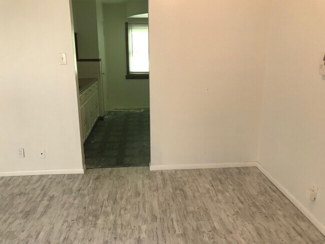 Building Photo - 10119 Tamworth Dr