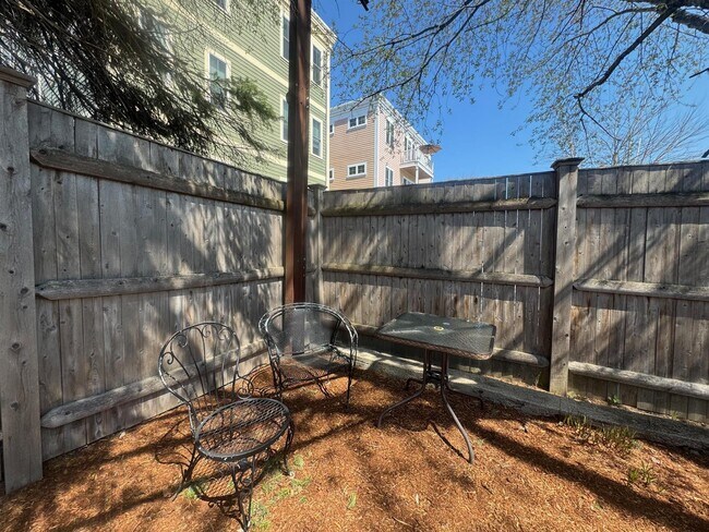 Foto del edificio - 516R Somerville Ave