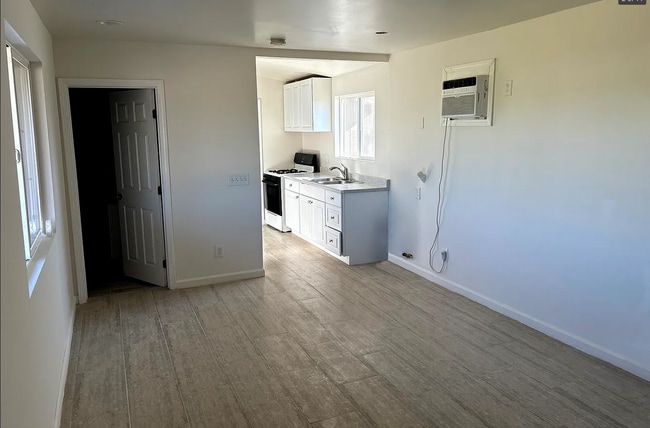 Foto del edificio - 8233 W Avenue E12