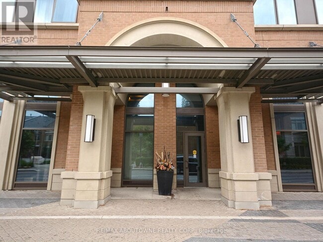 Building Photo - 385 Prince of Wales Dr