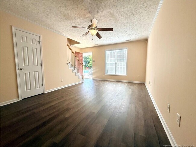 Foto del edificio - 3332 Kenmont Ln