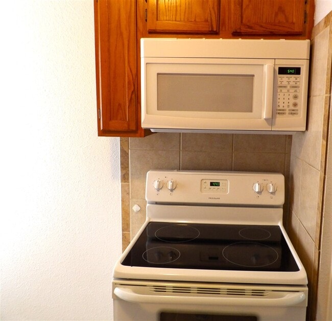 Foto del edificio - 1135 NW Ozmun Ave