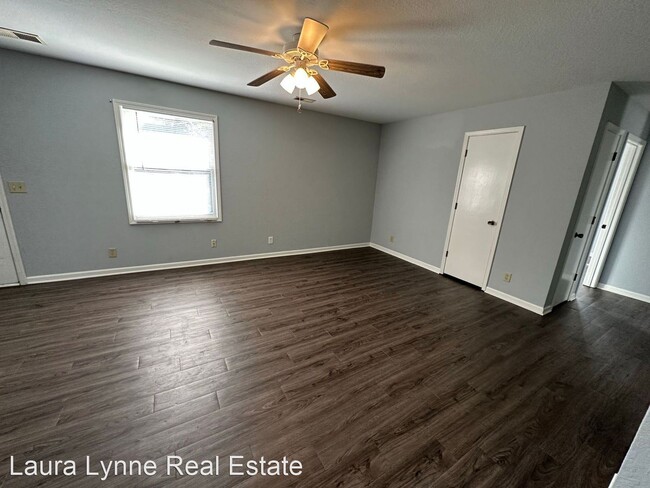 Building Photo - 2 br, 1 bath House - 524 Adams St