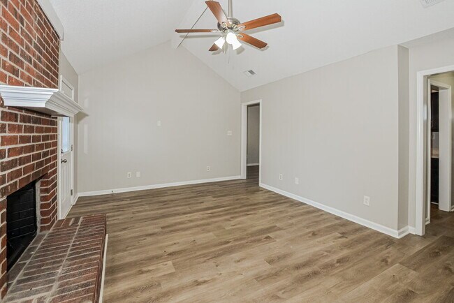 Foto del edificio - 6659 Ashland Dr