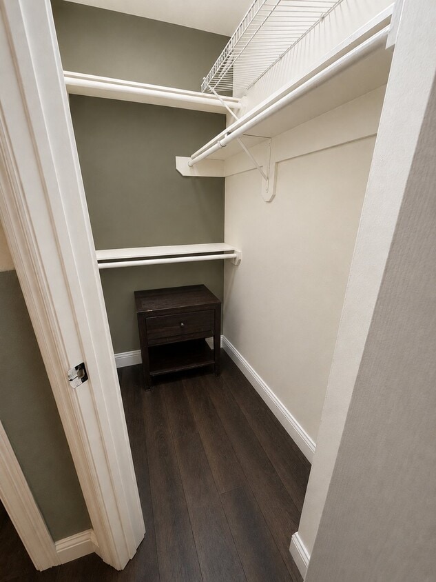 Foto del edificio - 5059 Golden Ln