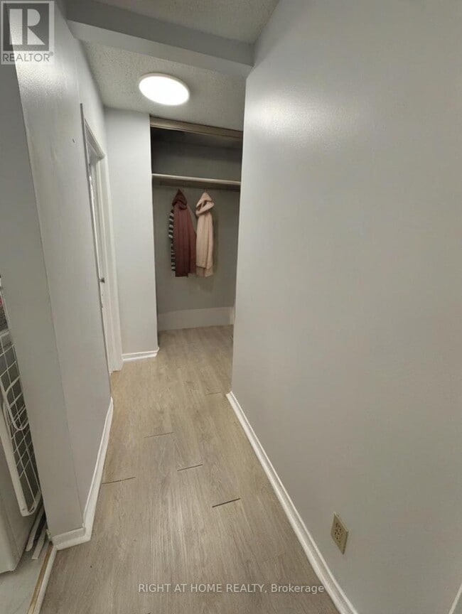 Photo du bâtiment - 222 Lyon St. N