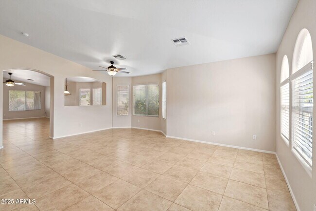 Foto del edificio - 17532 W Caribbean Ln
