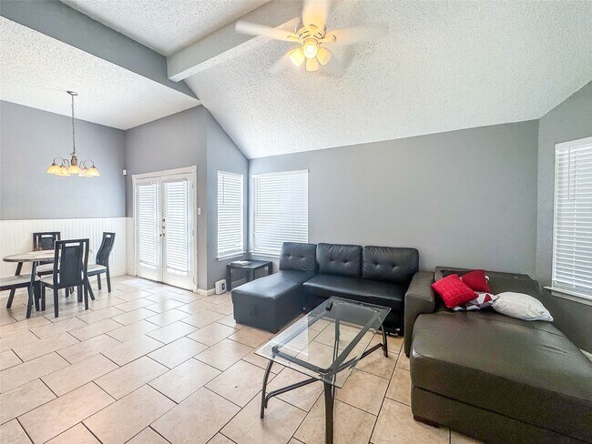 Foto del edificio - 18579 N Lyford Dr
