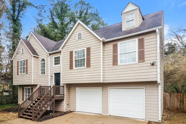 Foto del edificio - 523 White Pines Dr