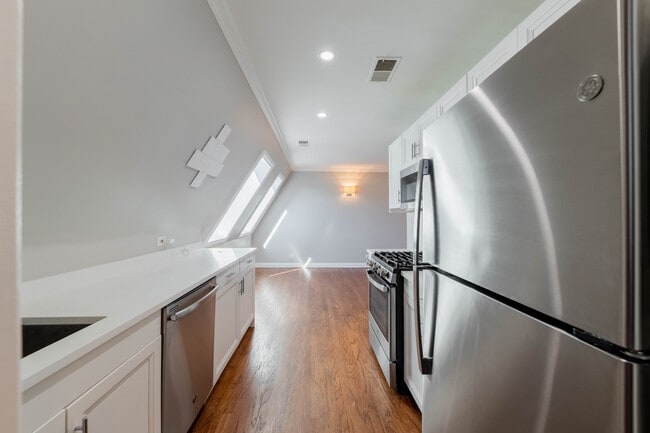 Building Photo - 4938 S Drexel Blvd