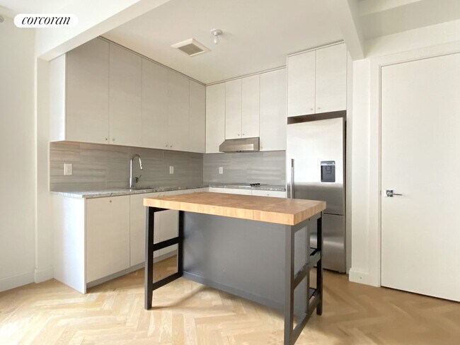 Building Photo - 531 Vanderbilt Ave
