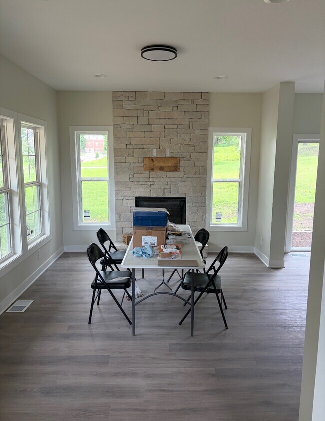 Living Room - 712 N 1st St