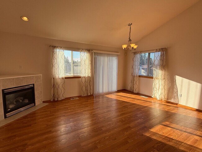 Foto del edificio - Private 4BD/3BTH Home on Quiet Drive | Lake Stevens Mission Ridge Community