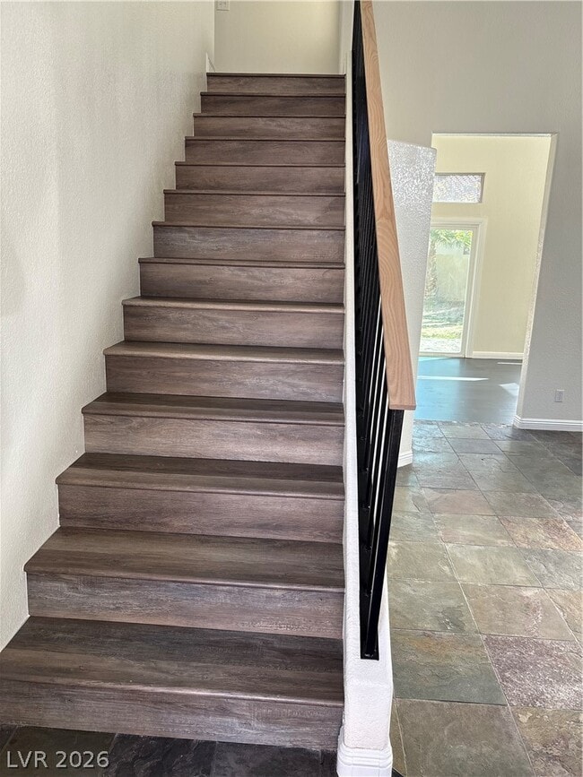 Building Photo - 2670 Ridgewater Cir