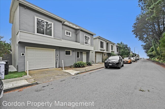 Building Photo - 3 br, 2 bath House - 182 Midcrest Way