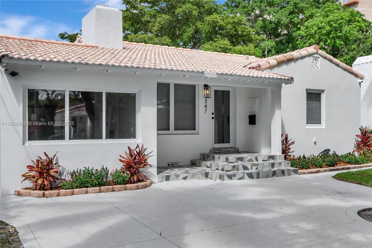 Foto principal - 347 SW 31st Rd