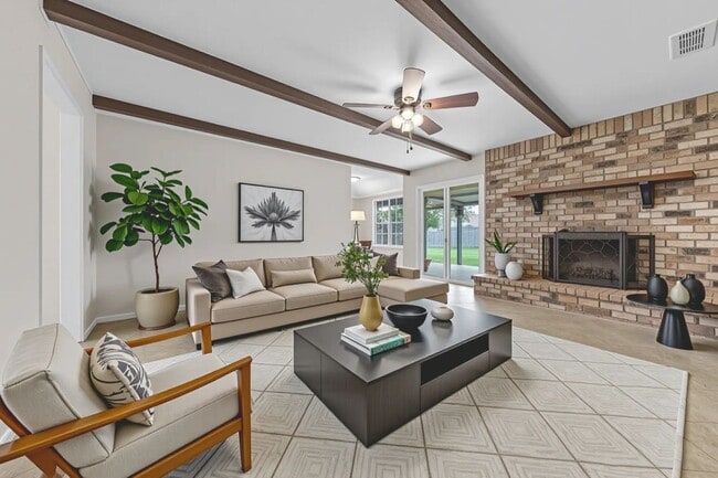 Building Photo - 2300 Zinnia Ct