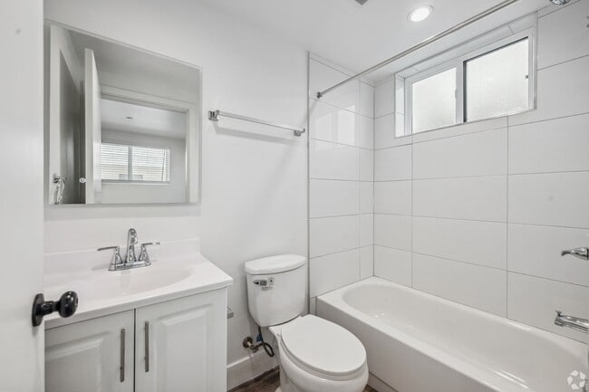 Building Photo - 3437 S Catalina St