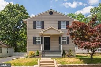 Building Photo - 412 S Charleston Ave