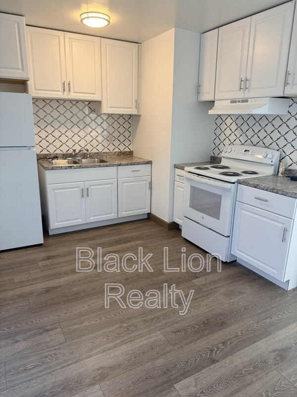 Building Photo - 930 Quash St