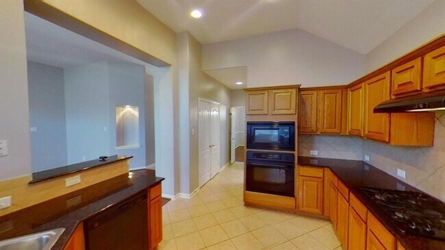 Building Photo - 6623 Trenton Lake Ln