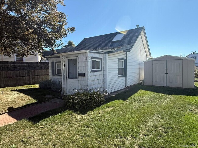 Building Photo - 10 Hiddink St