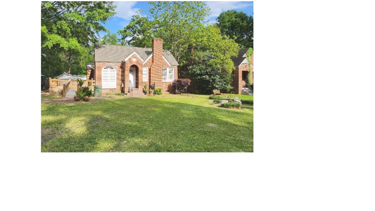 Fully Renovated, Tiled Floors, Patio Deck, 3/2 plus 2 car garage - 3251 Southmont Dr