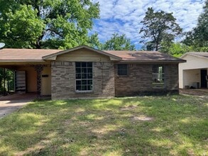 Building Photo - 570 Sally Ann Dr