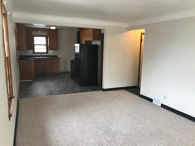 Foto del edificio - 1194 Forest St N