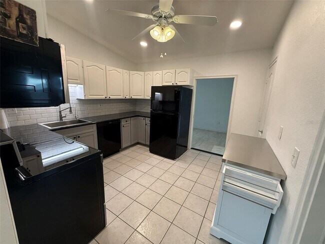 Foto del edificio - 512 Dewhurst St