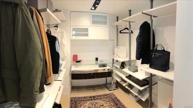 Building Photo - 2538 Tilden Ave