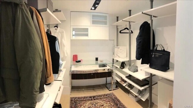 Foto del edificio - 2538 Tilden Ave