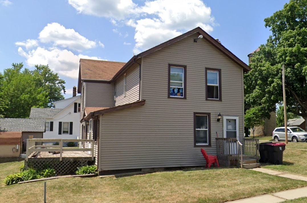 424 Allen St Unit Allen Street Upper, Clinton, WI 53525 Apartments in