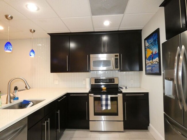 Building Photo - 201 Pensacola Beach Rd