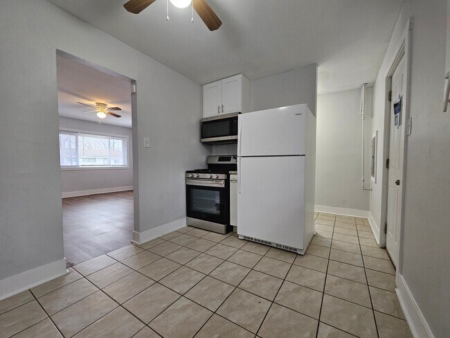 Foto del edificio - 2900 Central Dr