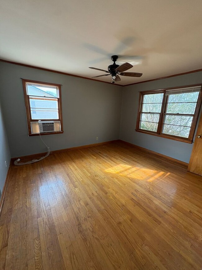 Building Photo - Comfortable Small-Town Living