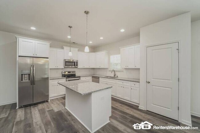 Building Photo - large 4 bed 2.5 bath home