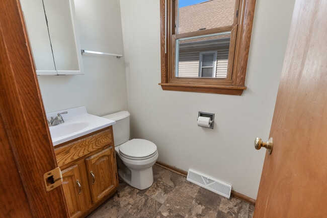 .5 Bathroom - 2728 W Oriole Dr