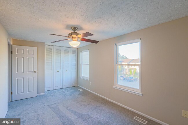 Building Photo - 20 Burbage Ct