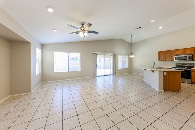 Foto del edificio - 9166 W Melinda Ln