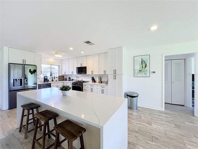 Building Photo - 5501 Memorial Dr