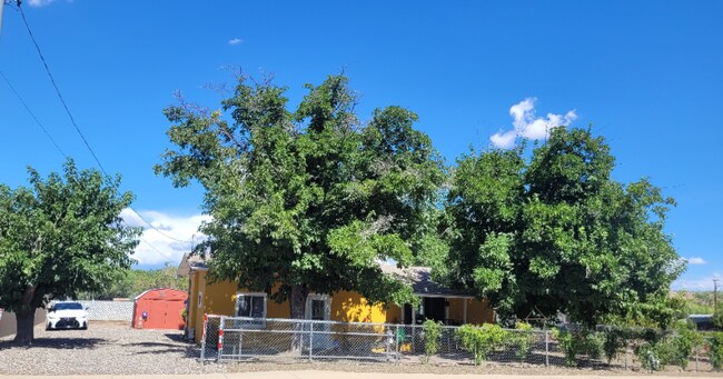 Building Photo - 1726 E Mingus Ave