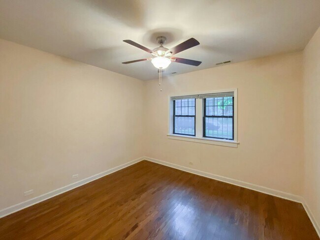 Foto del edificio - 1831 W Leland Ave
