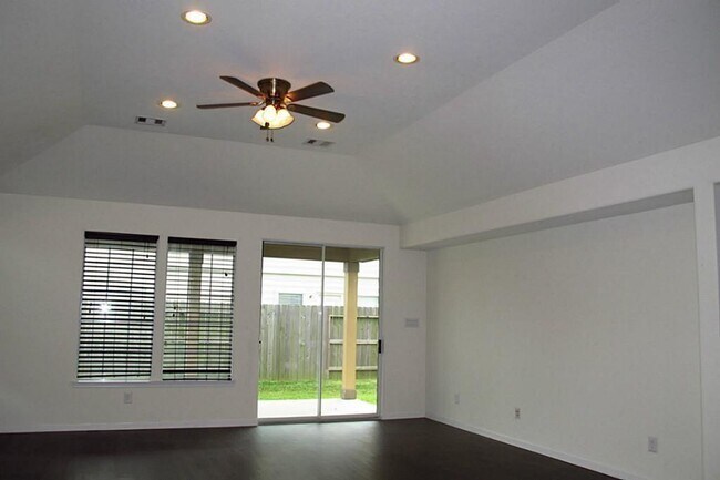 Building Photo - 9318 Water Edge Point Ln