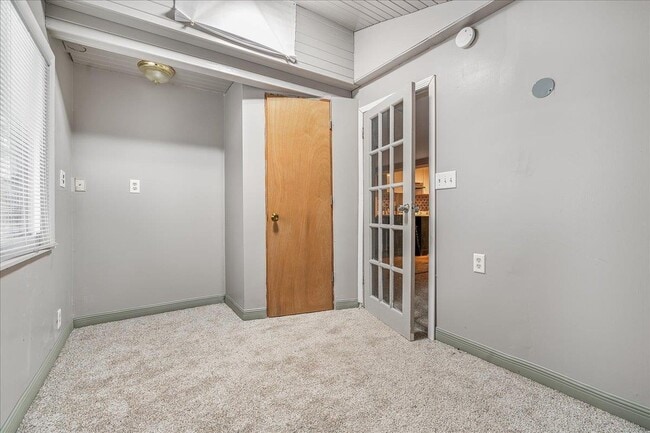 Building Photo - 2609 Maplewood Ave