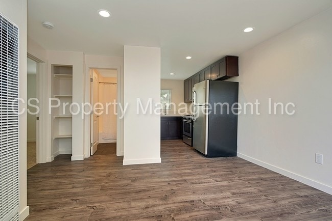 Building Photo - 2460 K St